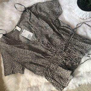 NWT! ⚡️Cinched H&M top